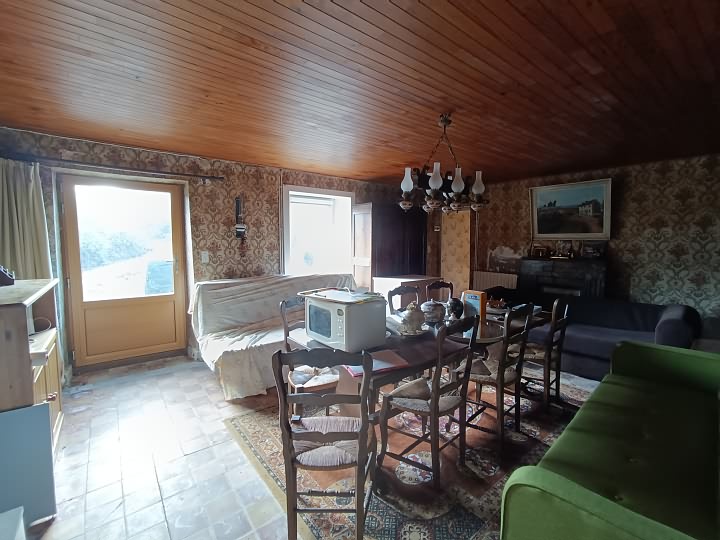4 bed stone longère for sale near Bonen