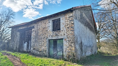 Stone barn to renovate near Goulat
