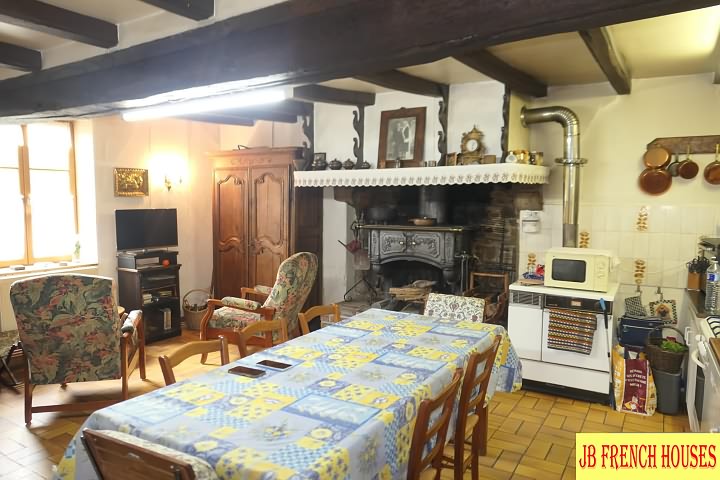 3 bed stone house for sale near Lapenty