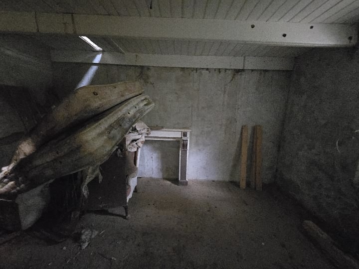 Stone house to renovate near Kerraden