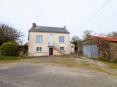 2 bed stone longère for sale near Brittany centre