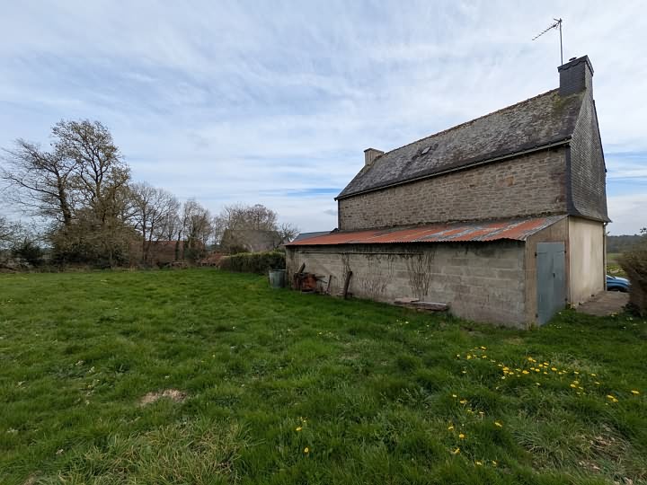 2 bed stone longère for sale near Brittany centre