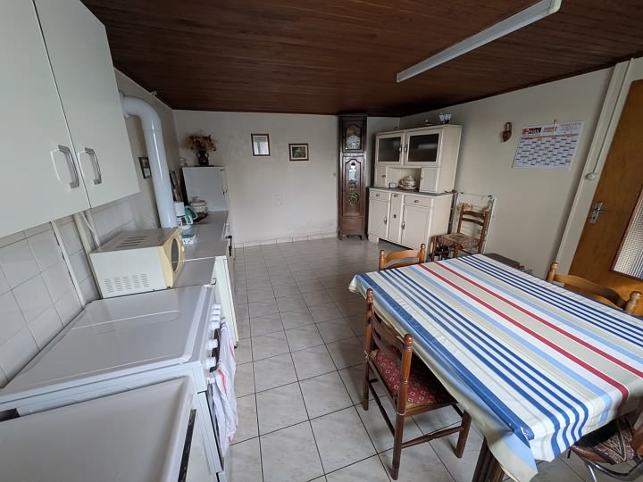 2 bed stone longère for sale near Brittany centre