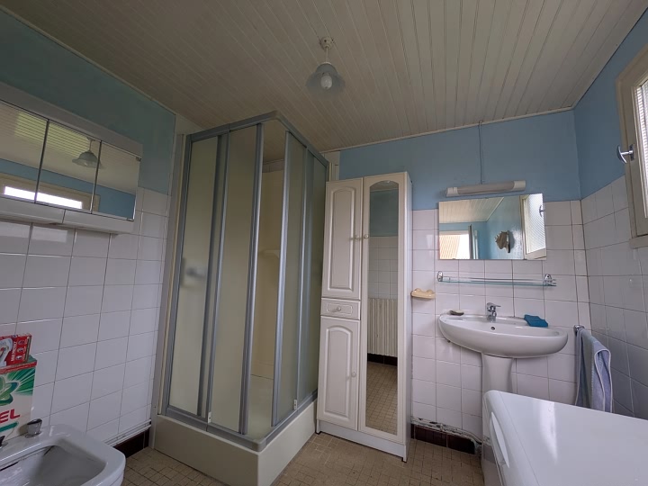 2 bed stone longère for sale near Brittany centre