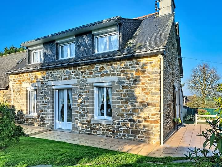 4 bed stone house for sale near Missiriac