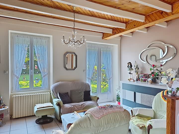 4 bed stone house for sale near Missiriac