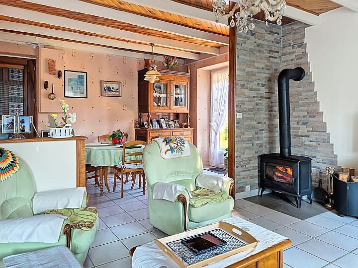 4 bed stone house for sale near Missiriac