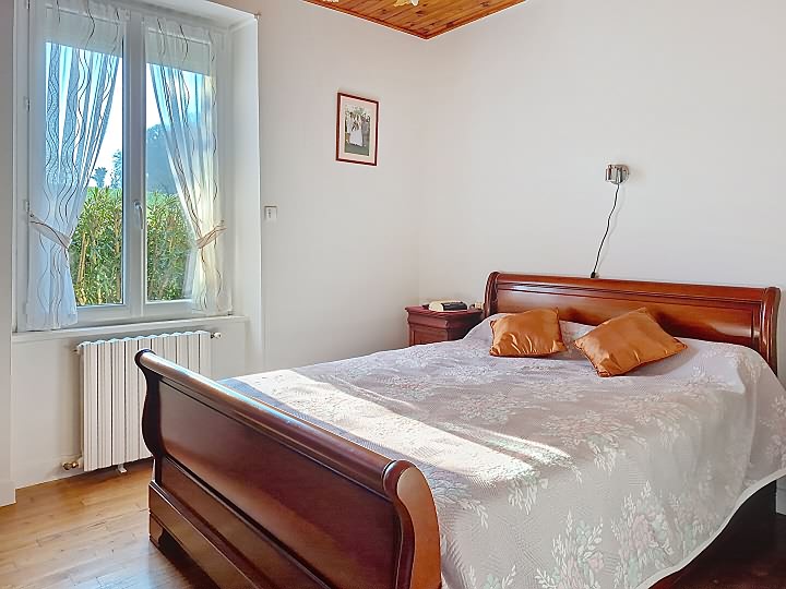 4 bed stone house for sale near Missiriac
