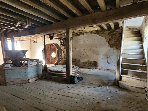 Detached house to renovate near Mantilly