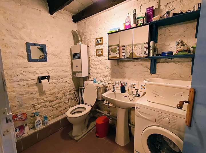 3 bed stone house for sale near Lesbois