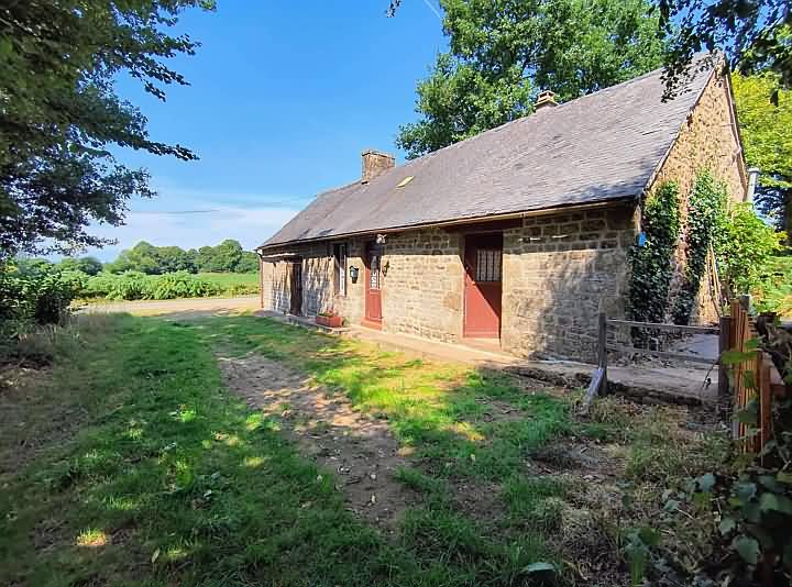 3 bed stone house for sale near Lesbois