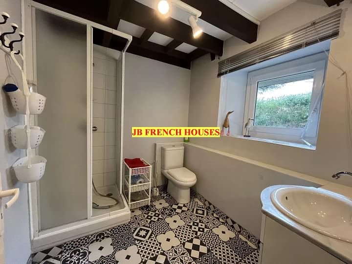 7 bed stone house for sale near Caribet