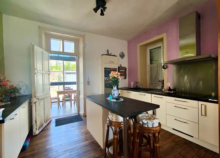 4 bed stone house for sale near Kerurien