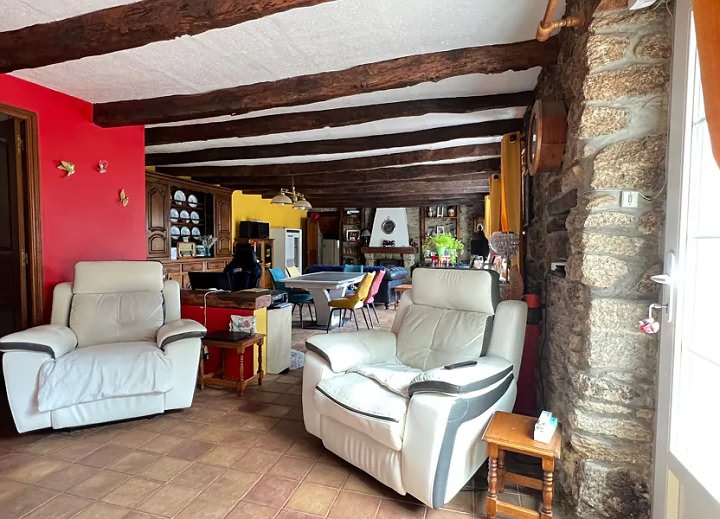 3 bed stone longère for sale near Kergloff