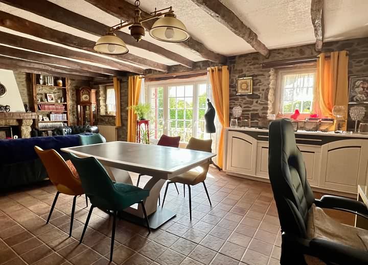 3 bed stone longère for sale near Kergloff
