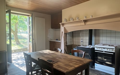 2 bed house for sale near Ajat