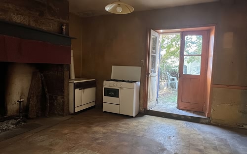 Farmhouse to renovate near Ajat