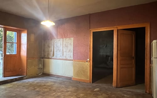 Farmhouse to renovate near Ajat