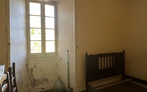 Farmhouse to renovate near Ajat