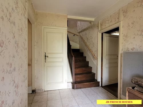 4 bed detached house for sale near Bion