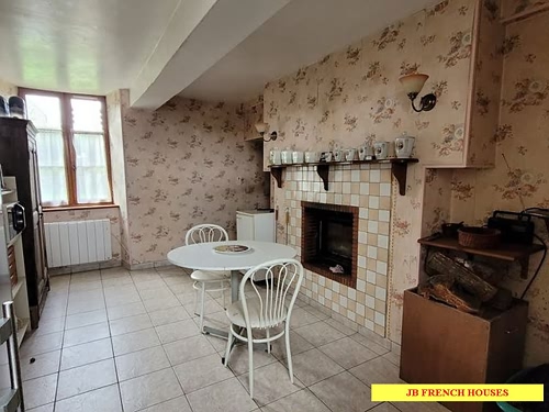 4 bed detached house for sale near Bion