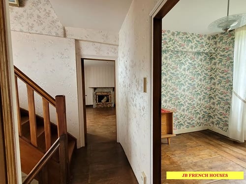 4 bed detached house for sale near Bion