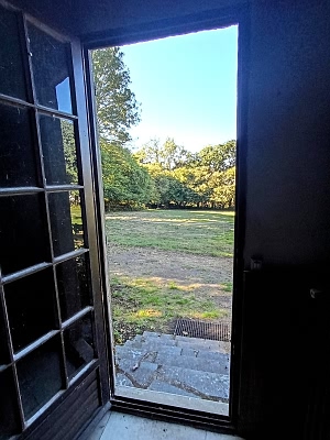 Detached house to renovate near Brittany centre
