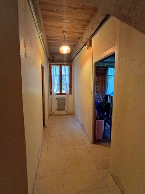 Detached house to renovate near Brittany centre