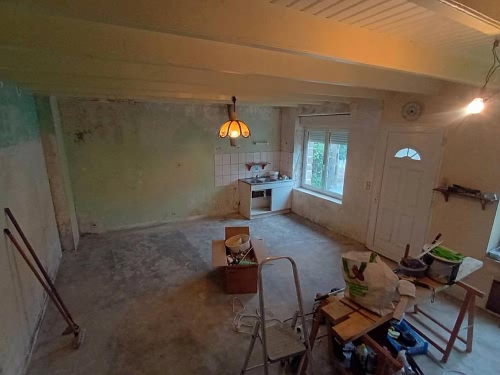 House to renovate near Brittany centre