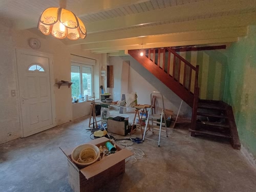 House to renovate near Brittany centre