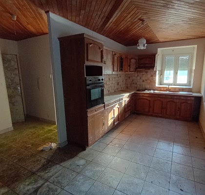 5 bed detached house for sale near Brittany centre