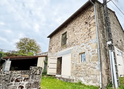 Stone barn for sale near Bujalenas