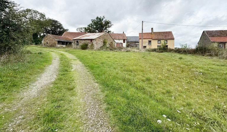 2 bed detached house for sale near Farges