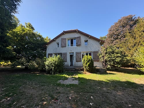 4 bed detached house for sale near Farebout