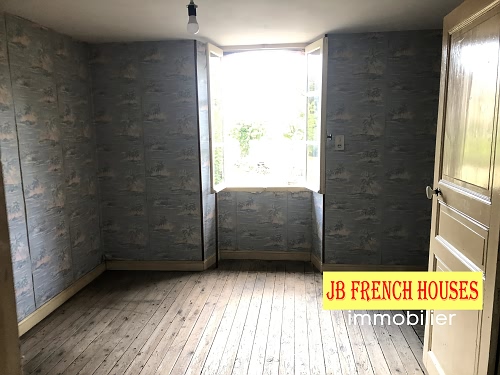 4 bed detached house for sale near Glénic