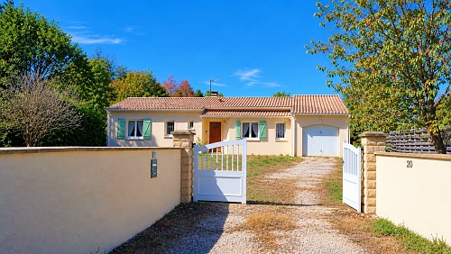 3 bed detached house for sale near Goulat
