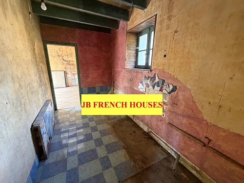 Detached house to renovate near Kergloff