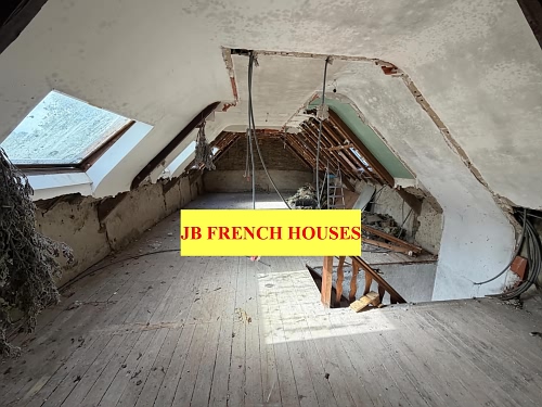 Detached house to renovate near Kergloff