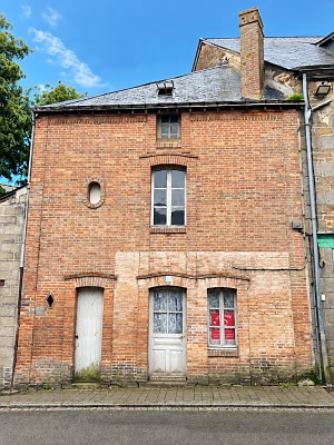 House to renovate near Lesbois