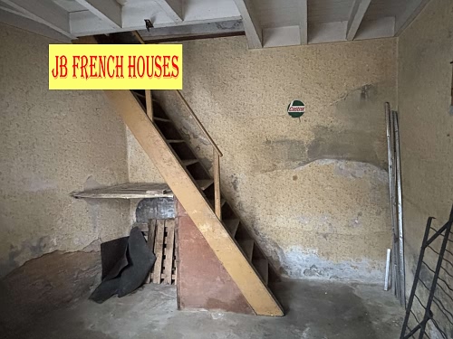House to renovate near Lesbois