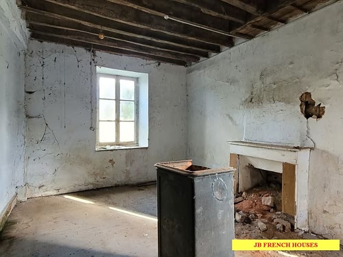 Detached house to renovate near Mantilly