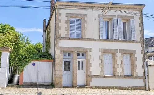 Detached house to renovate near Noth
