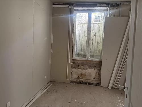 Detached house to renovate near Noth