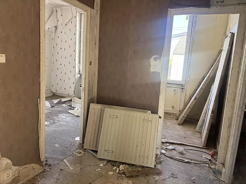Detached house to renovate near Noth