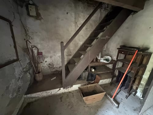 House to renovate near Noth