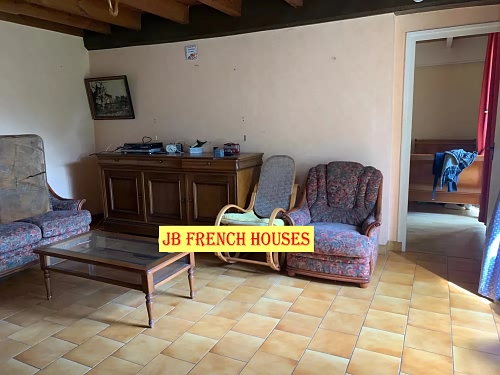 4 bed house for sale near Paillé