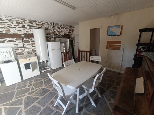 2 bed detached house for sale near Perret