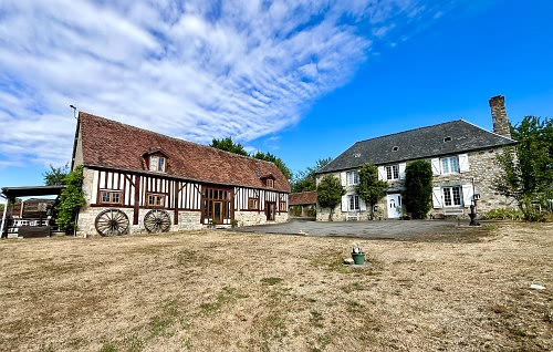 6 bed gite complex for sale near Perrou