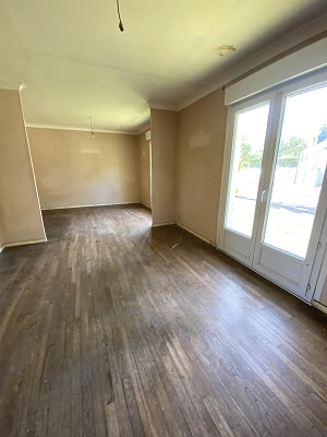 3 bed detached house for sale near Treve