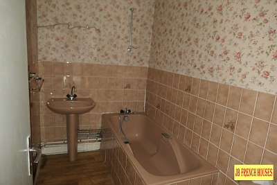 5 bed stone house for sale near Vengeons